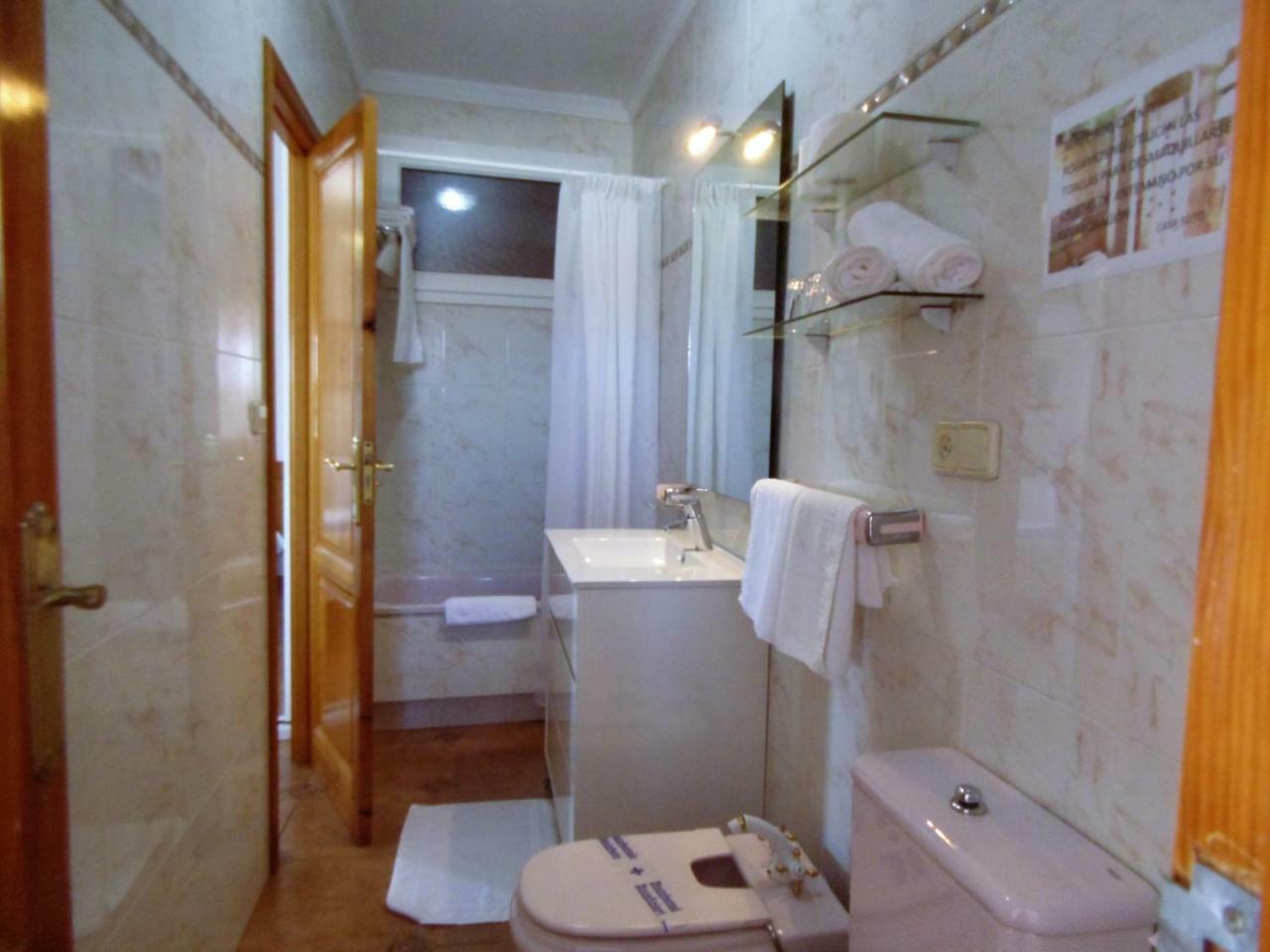 Apartamentos Turisticos Casa Soto 巴约讷 外观 照片